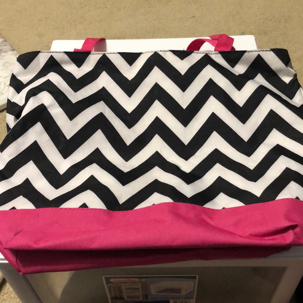 Black and white tote bag!